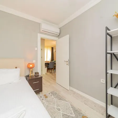 דירה Cozy And Central Flat Near Beaches In אנטליה